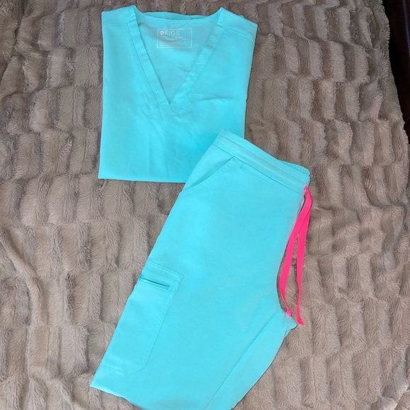 Figs Pants - Neon Blue SMALL Yola skinny pants & MEDIUM Casma top